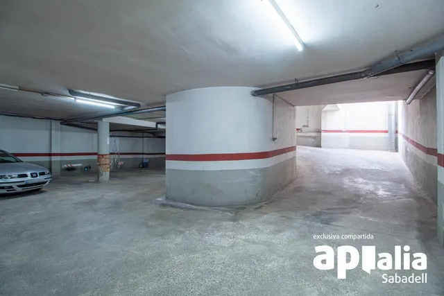 PARKING EN EL CENTRO DE BARBERÀ DEL VALLÈS — 2