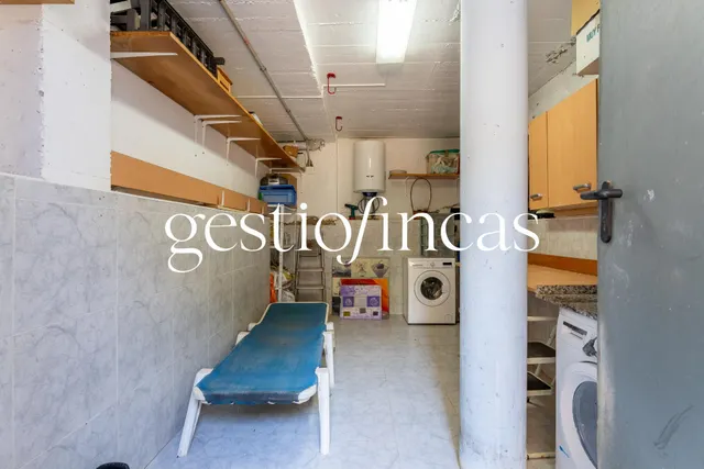 Espectacular bajo con gran jardín privado, piscina y parking a 5 minutos del mar — 36