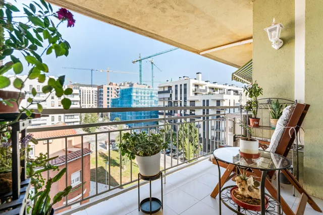 Dúplex  con 3 dormitorios mas buhardilla, 2 baños, balcón, vistas panoramicas. — 41