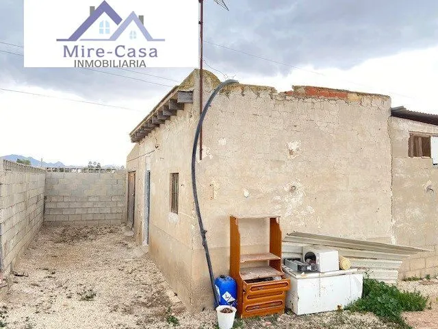 SE VENDE CASA PEQUEÑA CON UNA NAVE DE 300 METROS Y OTRA DE 6 - foto 3
