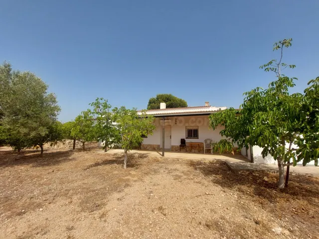 Refugio Idílico en el Corazón del Campo Mediterráneo por €45