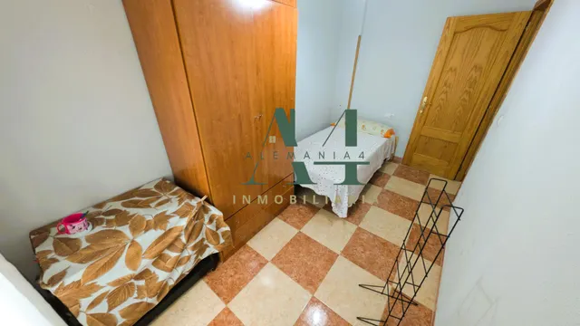 Oportunidad en Calle Parras — 23