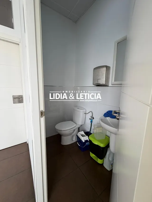 Local Comercial ideal para Consultas, Centro Médico... — 22