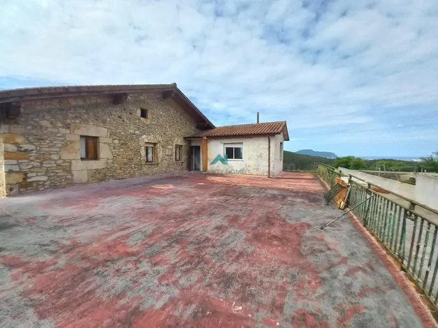 Se vende casa con terreno y vistas en Nates (Voto) - foto 4