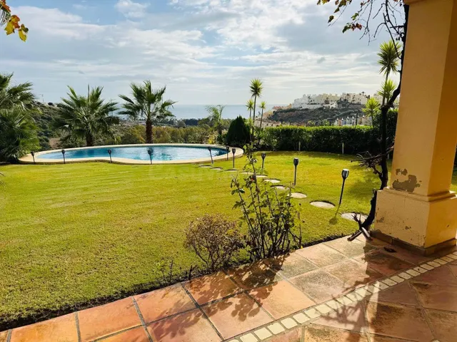 Villa de 5 dormitorios y 5 baños en Casares — 5