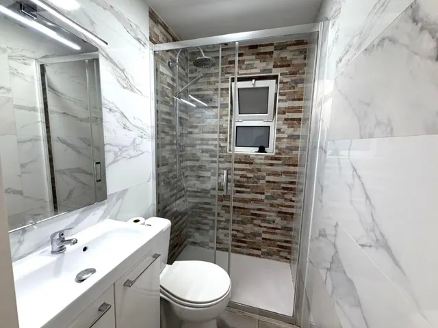 Amplio  Piso + Local en Singuerlin, Santa Coloma de Gramanet por €259.900 — 11