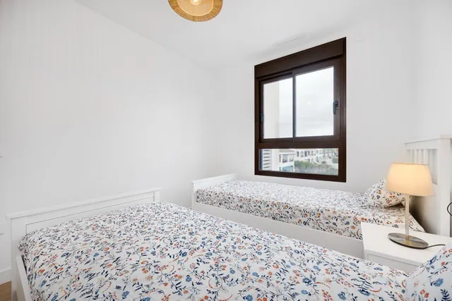 Ático a estrenar con solárium privado y vistas a la piscina en Villamartín — 23