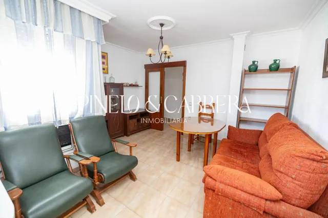 Piso en venta con terraza y ascensor en calle madrid — 7