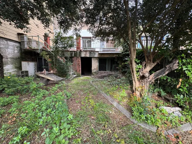 Casa con dos pisos para reformar en Manresa — 11