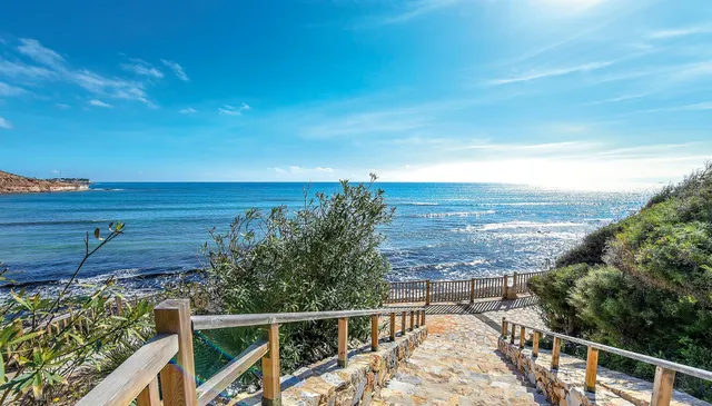 ATICO CON SUPER VISTAS AL MAR  ,, A 700 METROS DEL MAR — 40