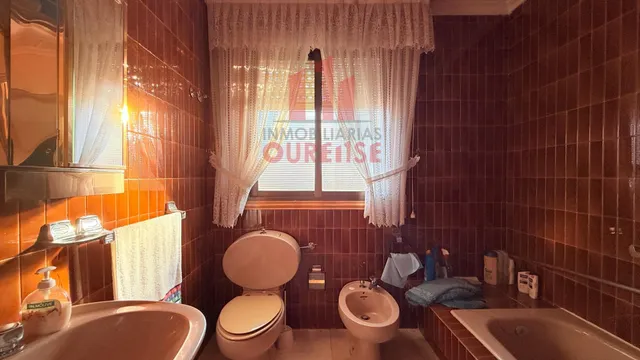 CASA TRADICIONAL DE PIEDRA CON GRAN PARCELA Y ANEXOS EN ABAVIDES (OURENSE) — 21
