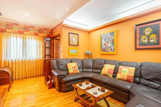 Casas, nave y fincas en venta en Caborana (aller) — 14