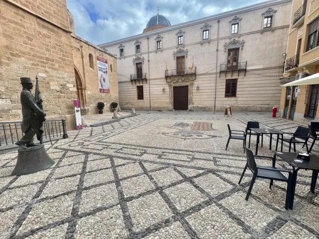 Edificio 6 habitaciones 550m² en venta - Zona Centro — 17