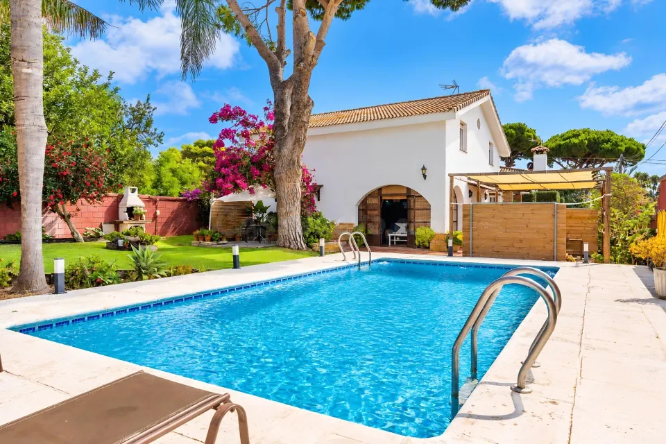 VENTA DE CHALET EN VENTA EN LAS DEHESILLAS