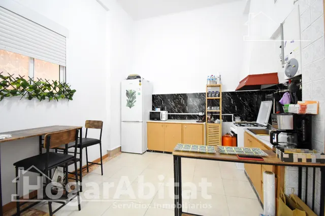 ¡CENTRO DE GANDIA! BAJO MUY AMPLIO CON TERRAZA Y TRASTERO - foto 4