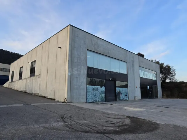 Nave en planta altillo de 912 m2 diafanos