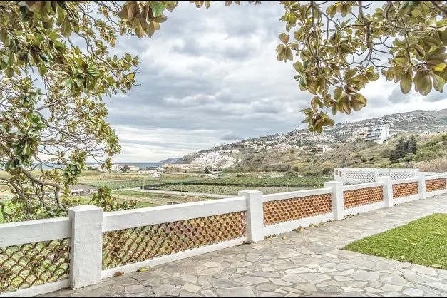 ESPLENDIDA CASA ANTIGUA, EN LA PLAYA DEBAJO DEL CASTILLO DE  - foto 2