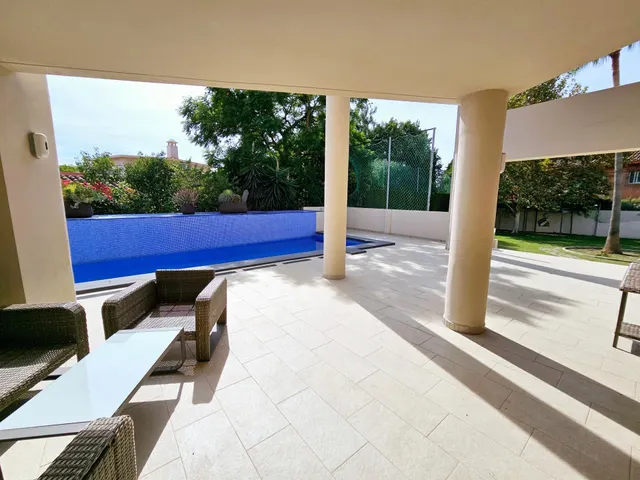 EXCEPCIONAL VILLA INDEPENDIENTE CON PISCINA PRIVADA CERCA DE - foto 4
