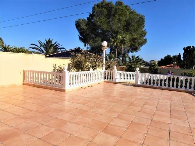 ESPECTACULAR CHALET CON 1.445M2 DE PARCELA EN LAS FILIPINAS VILLAMARTIN — 5