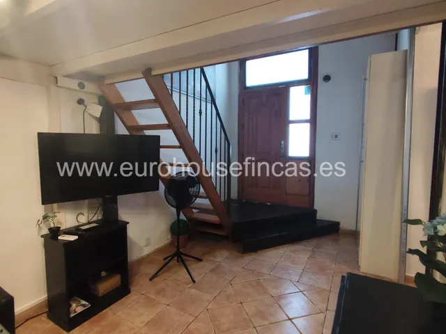 Piso reformado de una habitación con terraza en Finca antigua en Sants. — 8
