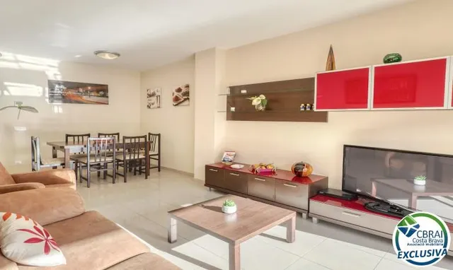 Apartamento de alto standing en Roses a 50 m del mar — 12