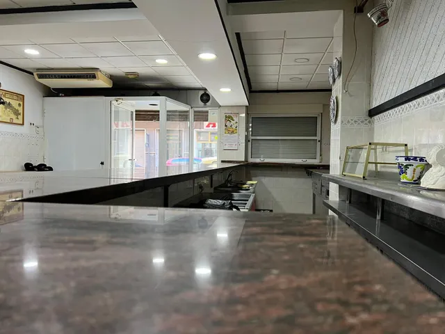 SECTOR 5 , SE VENDE LOCAL ACTUALMENTE MONTADO DE CAFETERIA — 6