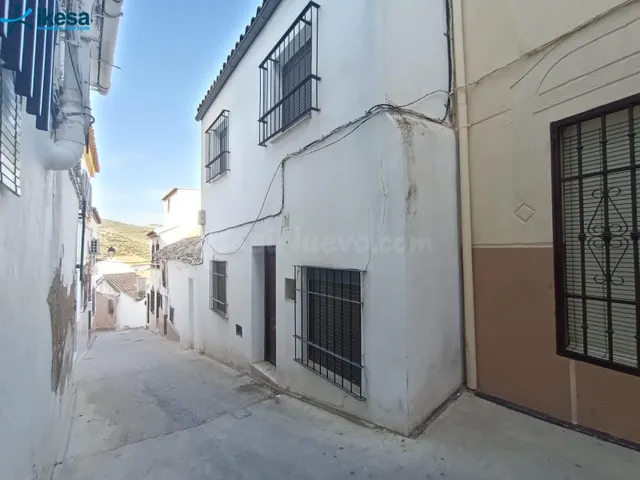 Casa en Baena (Córdoba) próxima a la Iglesia San Francisco. 
