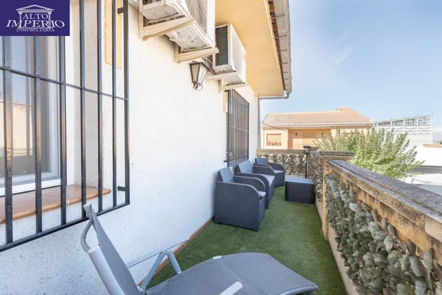 Casa en Armilla con terraza, patio y amplia cochera — 25