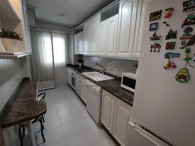 PISO DE CUATRO habitaciones SIN ASCENSOR. MUY BUENA ZONA — 22
