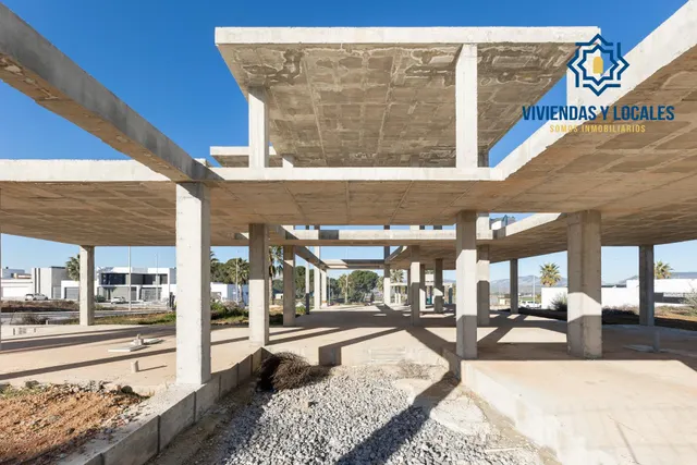 SOLAR EXCLUSIVO CON ESTRUCTURA EN LA NATIVA — 27