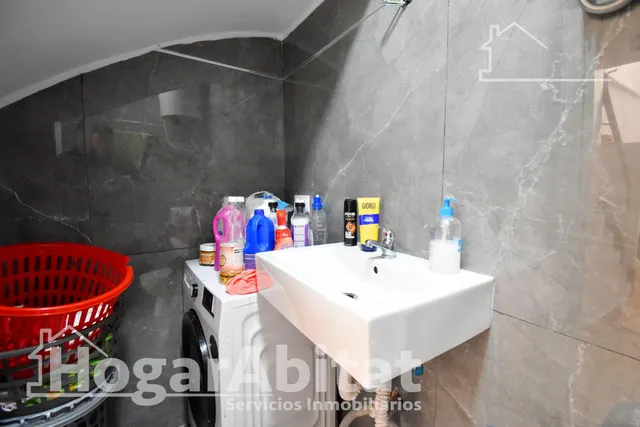 CASA REFORMADA Y MUY BONITA CON TRASTERO Y TERRAZA — 40