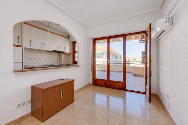 Atico de 2 dormitorios y gran terraza en Torrevieja - Acequión — 12