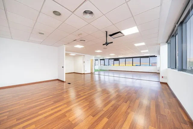Oficina comercial de 176 m2 en Vía Asima, Polígono Son Caste - foto 3