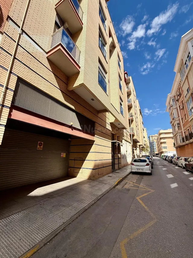 Plaza de garaje para moto en Ciudad Jardín, Cartagena — 2