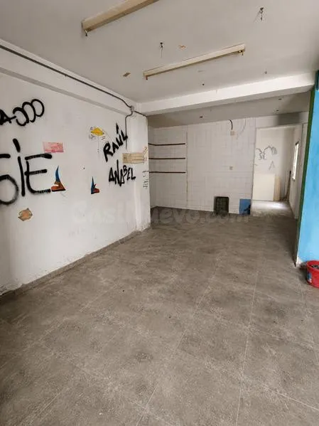 ¡OPORTUNIDAD DE INVERSIÓN! LOCAL EN VENTA A REFORMAR EN EL C - foto 5