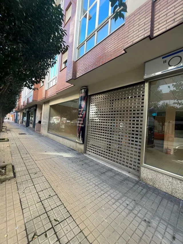 SE ALQUILA LOCAL EN EL CENTRO ACONDICIONADO
