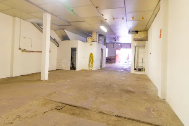 Local comercial en zona céntrica (opción convertir en vivien