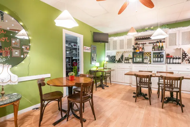 Oportunidad de Traspaso: Bar Restaurante en Funcionamiento en Oviedo — 9