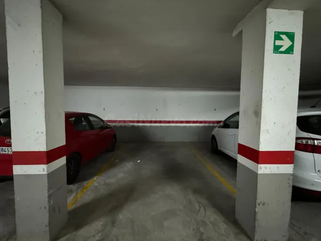 PLAZA DE GARAJE EN VENTA EN CALLE SANTOS — 5