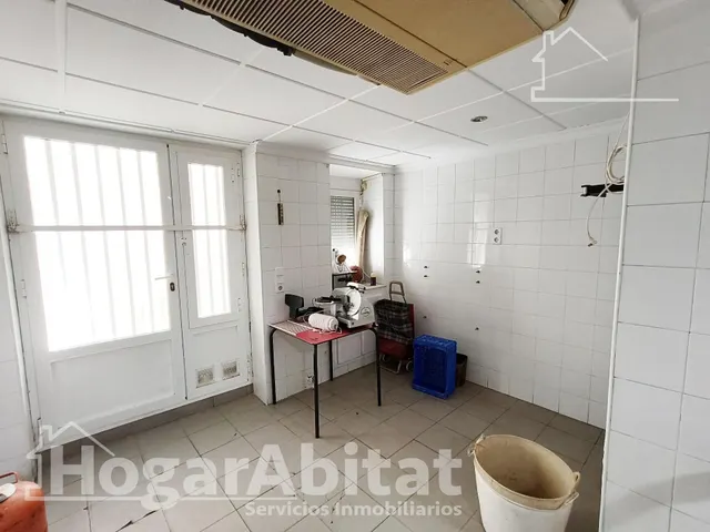 ¡PERFECTO PARA INVERTIR! CASA LUMINOSA Y ESQUINERA, CON LOCAL COMERCIAL — 11