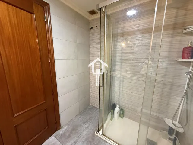 PISO EN VENTA EN ALICANTE. ZONA DE LA FLORIDA. 114m2, 3 habitaciones DOBLES, 1 BAÑO COMPLETO Y UN ASEO. PRIMERA PLANTA CON ASCENSOR. — 7