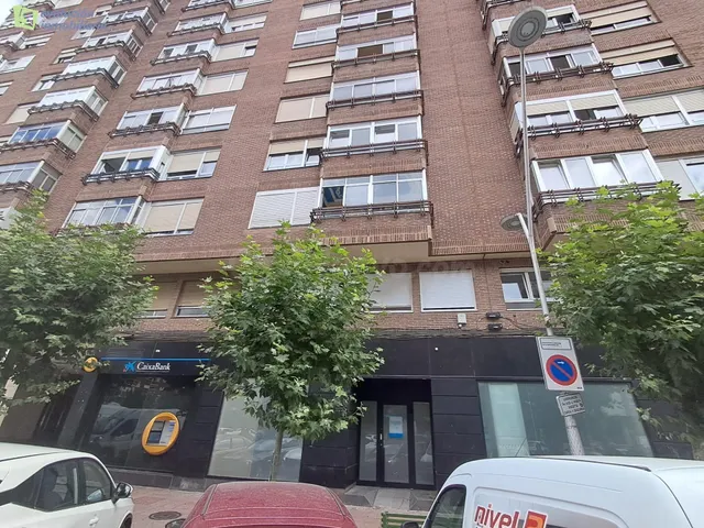 EN BURGOS, SE VENDE LOCAL EN GAMONAL - Burgos. - foto 2