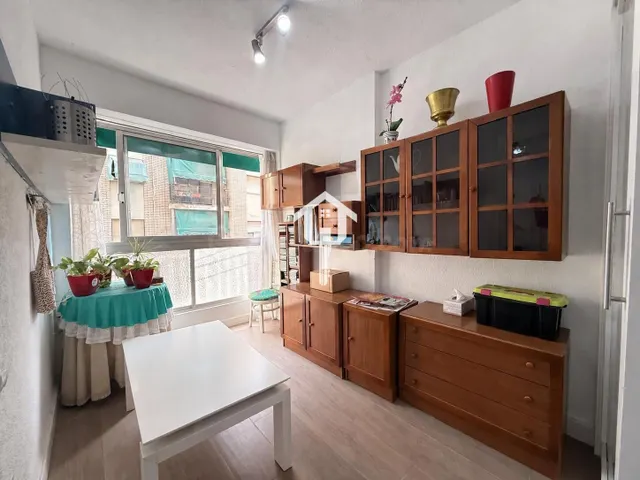 Piso en venta en Alicante. zona de carolinas altas. 90m2, 3 habitaciones, 1 baño, segunda planta con ascensor. — 5