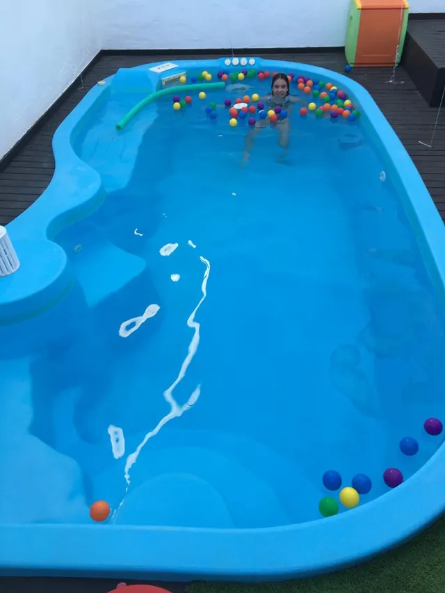 SE VENDE ADOSADO CON PISCINA EN LA GINETA. — 46