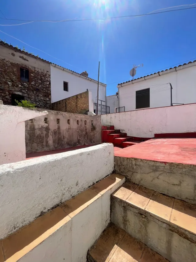 Amplia casa de planta baja con gran patio en Aroche — 32