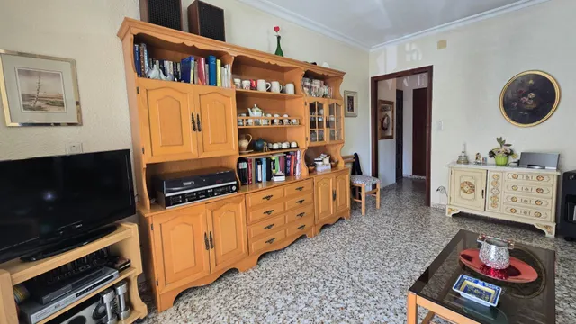 APARTAMENTO EN PRIMERA LINEA LATERAL  A 50 METROS DEL MAR — 6
