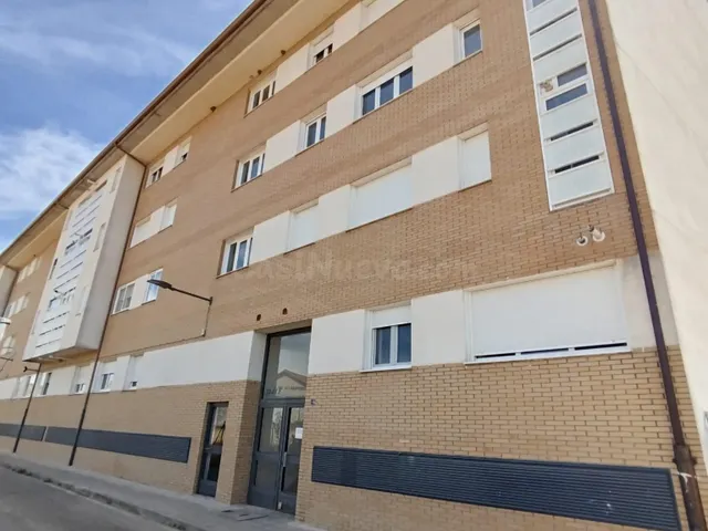 Encantador Piso en Las Navas del Marqués - Oportunidad Única — 2