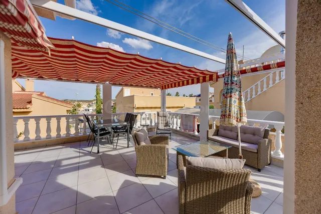 CHALET INDEPENDIENTE EN CIUDAD QUESADA CON JARDIN, GARAJE Y PISCINA COMUNITARIA — 4