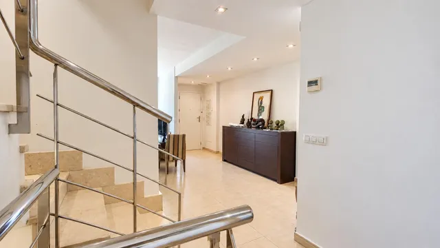 Ref- 08700 Salico presenta Adosado de 4 dormitorios con 80 m2 de terrazas y garaje en  Almazora centro — 8
