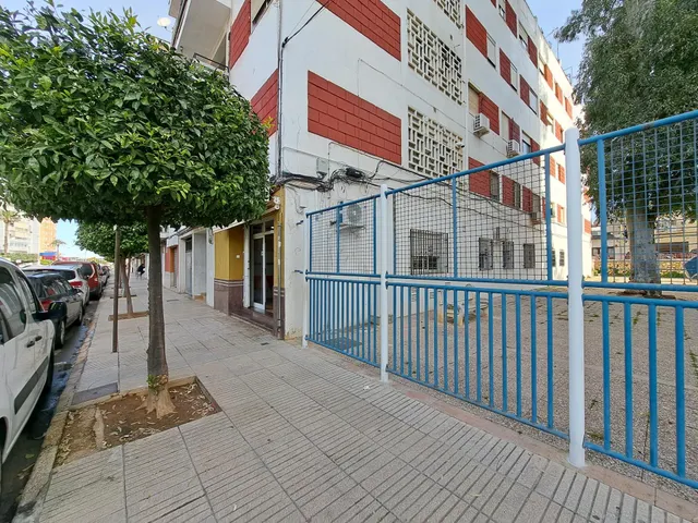 LOCAL COMERCIAL EQUIPADO COMO CARNICERIA — 12